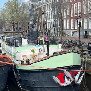 Apartment Skinny Bridge Houseboat Amstel View, Amsterdam